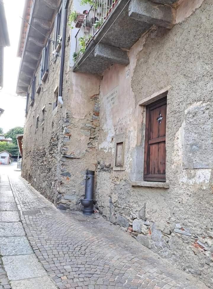 Il Castello Villa Nebbiuno Exterior foto